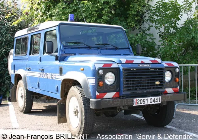 Land Rover Defender Gendarmerie — Фото прототипа 2