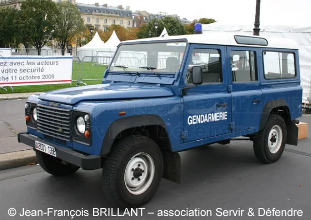 Land Rover Defender Gendarmerie — Фото прототипа 6