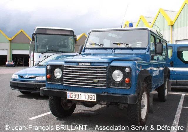 Land Rover Defender Gendarmerie — Фото прототипа 5