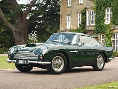 Aston Martin DB4 coupé — Foto dell’auto reale 7
