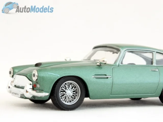 Aston Martin DB4 coupé — Le mie foto del modello 9