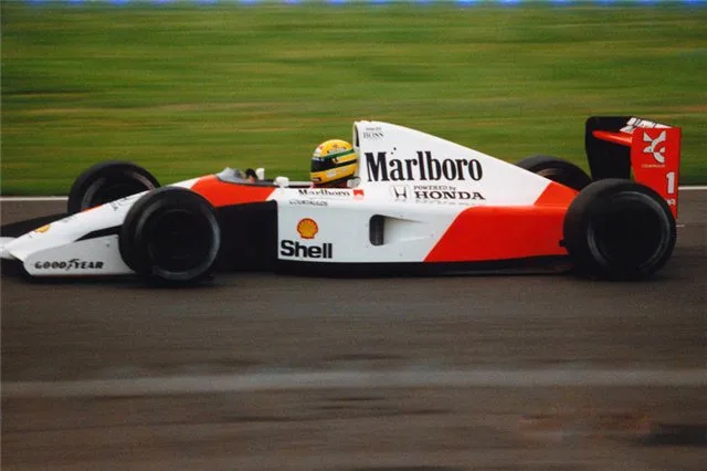 Formula 1 McLaren Honda MP4/5B 1990 — Фото прототипа 1