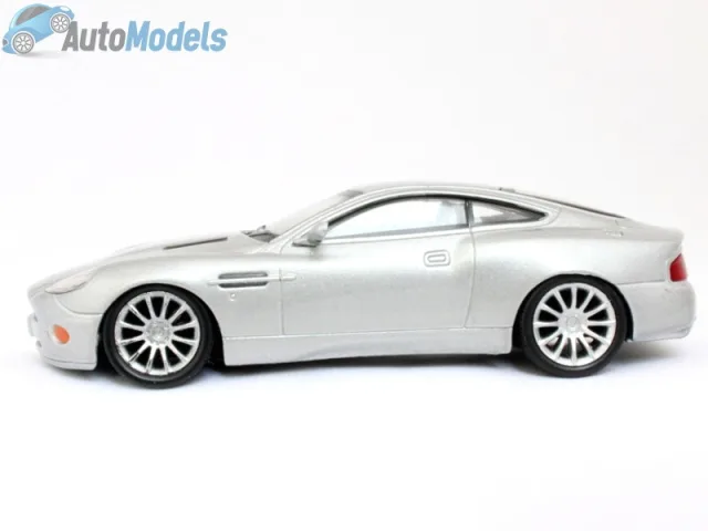 Aston Martin V12 Vanquish — Le mie foto del modello 9