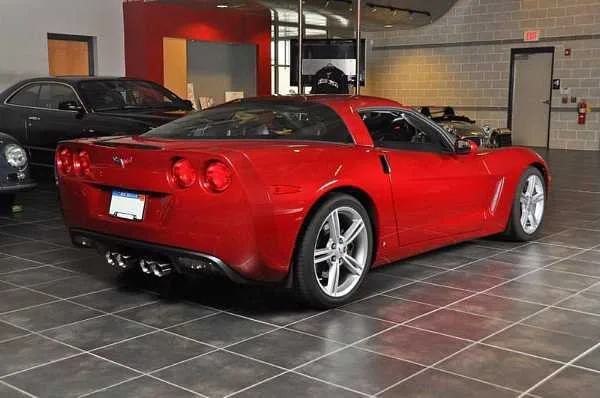 Chevrolet Corvette C6-Z51 — Foto dell’auto reale 1