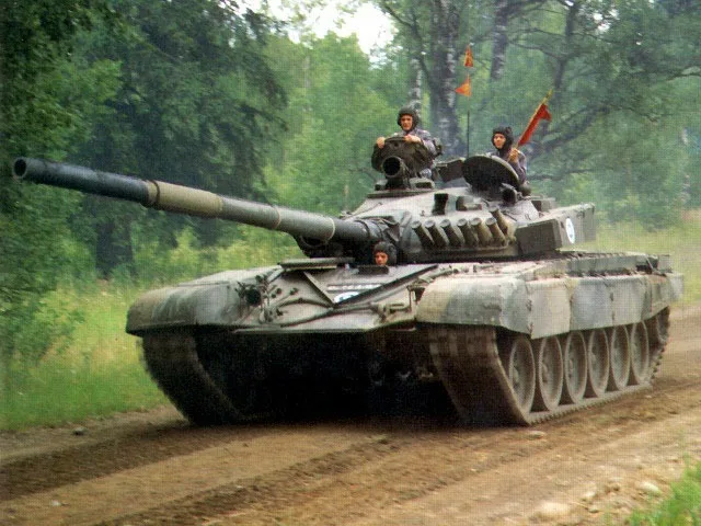Carro armato T-72 — Foto dell’auto reale 6