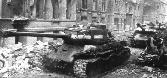Panzer IS-2 — Fotos des Vorbilds 3