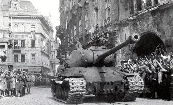 Panzer IS-2 — Fotos des Vorbilds 1