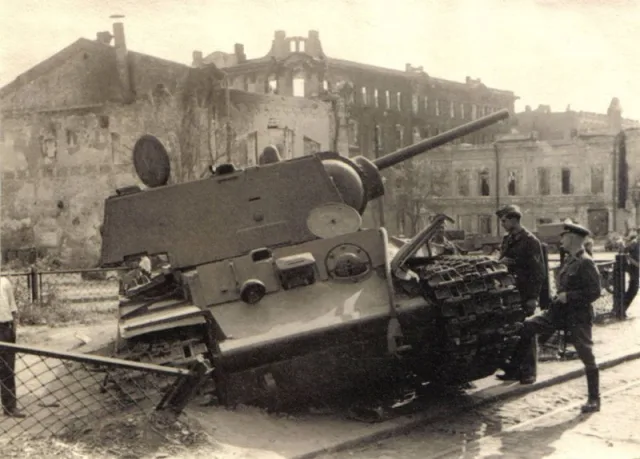 Carro armato KV-1 — Foto dell’auto reale 8