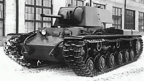 Carro armato KV-1 — Foto dell’auto reale 9