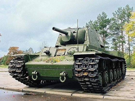Carro armato KV-1 — Foto dell’auto reale 3