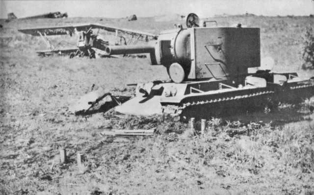 Carro armato KV-2 — Foto dell’auto reale 9