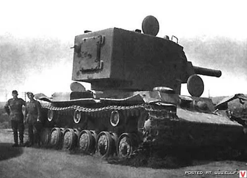 Carro armato KV-2 — Foto dell’auto reale 3
