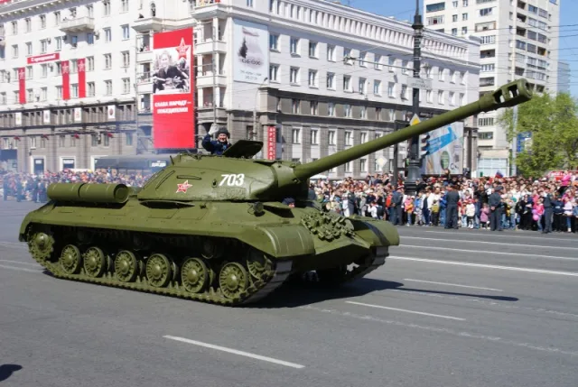 Carro armato IS-3 — Foto dell’auto reale 8