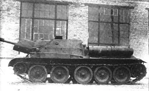 SU-122 — Foto dell’auto reale 2