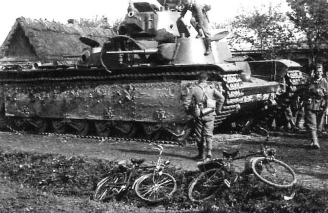 Panzer T-35 — Fotos des Vorbilds 9
