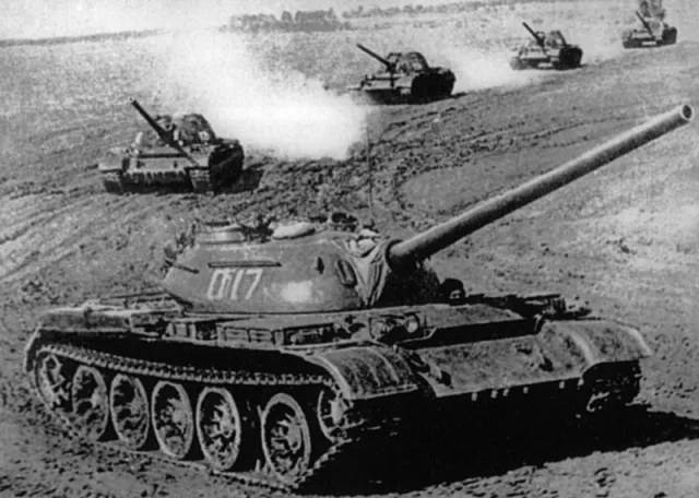 Carro armato T-54 — Foto dell’auto reale 1
