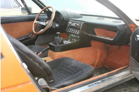 Alfa Romeo Montreal — Foto dell’auto reale 7