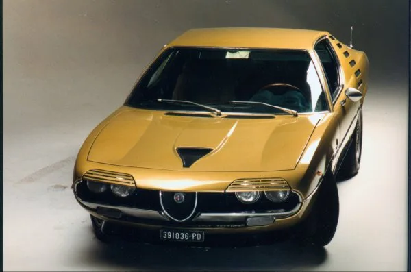 Alfa Romeo Montreal — Foto dell’auto reale 3