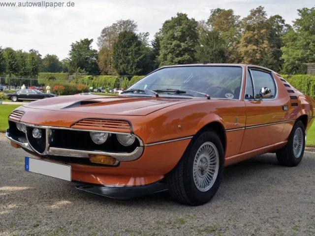 Alfa Romeo Montreal — Foto dell’auto reale 6