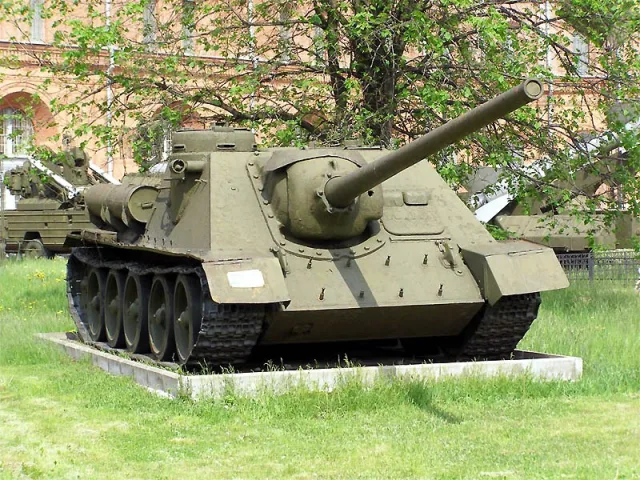 SU-100 — Foto dell’auto reale 4