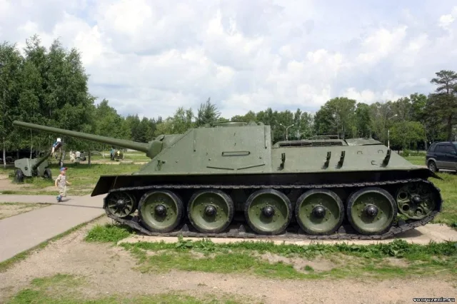 SU-100 — Foto dell’auto reale 3