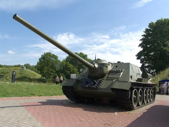 SU-100 — Foto dell’auto reale 1