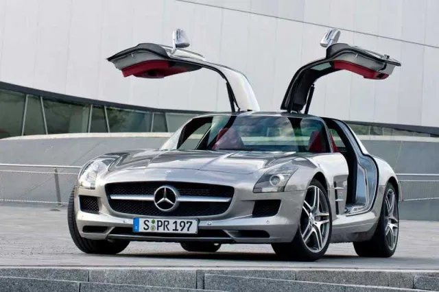 Mercedes SLS AMG — Fotos del vehículo real 3