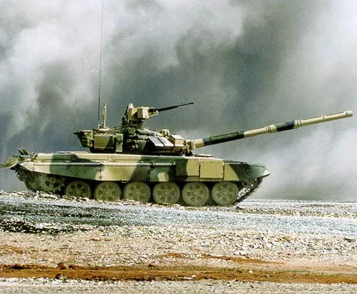 Carro armato T-90 — Foto dell’auto reale 4
