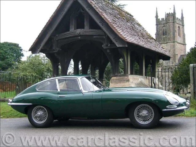 Jaguar E-Type 1972 — Photos du véhicule réel 3