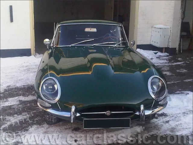 Jaguar E-Type 1972 — Photos du véhicule réel 6