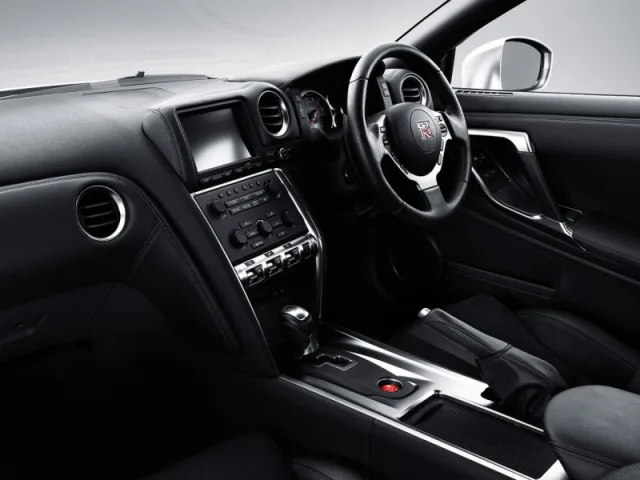 Nissan GT-R 2008 — Fotos del vehículo real 5