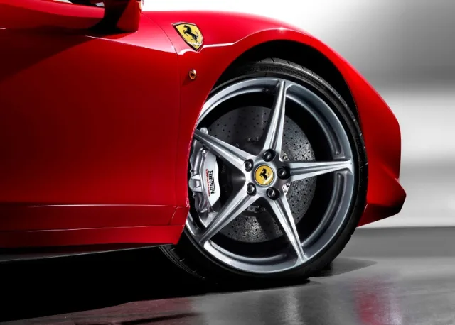 Ferrari 458 Italia — Foto dell’auto reale 6