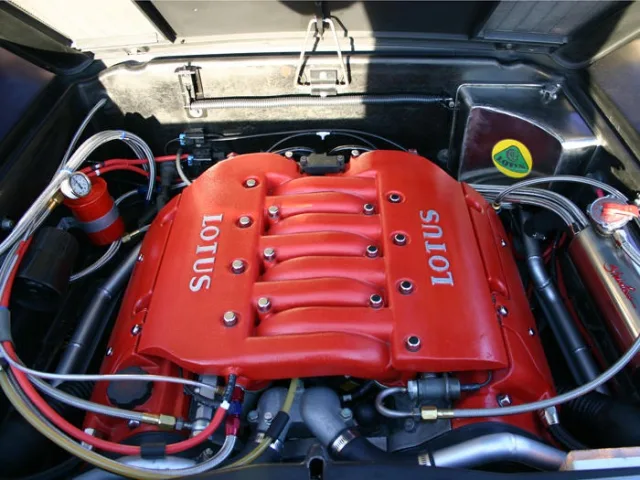 Lotus Esprit V8 — Foto dell’auto reale 4