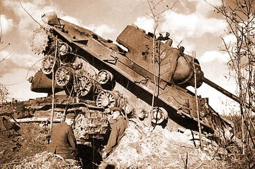 Carro armato KV-1S — Foto dell’auto reale 5