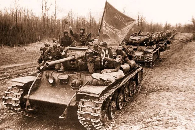 Carro armato KV-1S — Foto dell’auto reale 4