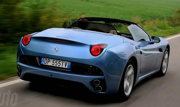 Ferrari California — Foto dell’auto reale 9