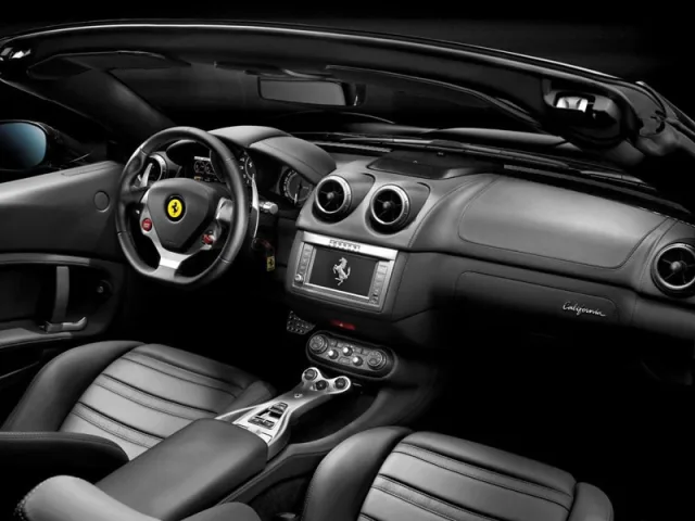 Ferrari California — Foto dell’auto reale 10