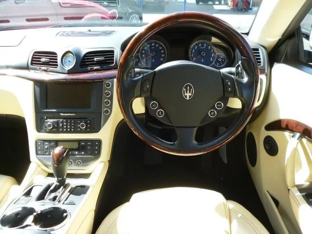 Maserati GranTurismo — Fotos del vehículo real 11
