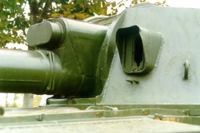 2S1 Gvozdika — Foto dell’auto reale 6