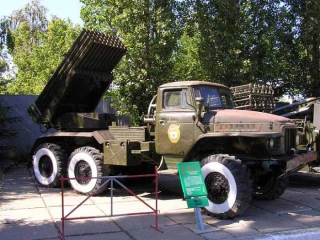 BM-21 Grad — Fotos des Vorbilds 7