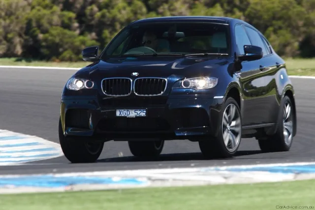 BMW X6 M — Foto dell’auto reale 9