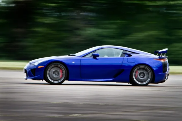 Lexus LFA — Foto dell’auto reale 7