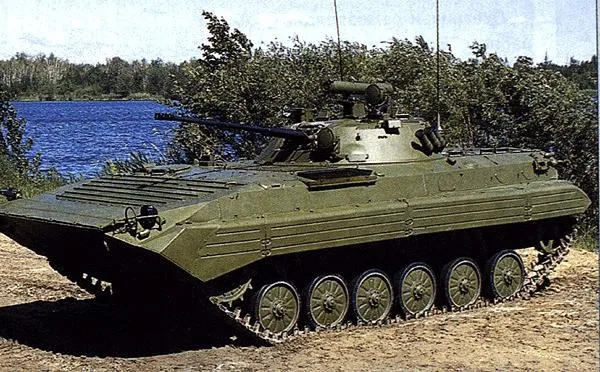 BMP-2 — Fotos del vehículo real 1