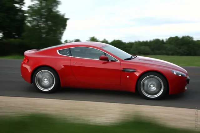 Aston Martin V8 Vantage — Фото прототипа 4