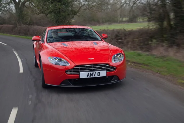 Aston Martin V8 Vantage — Фото прототипа 1