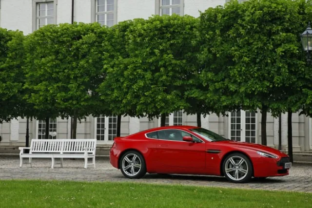 Aston Martin V8 Vantage — Фото прототипа 5