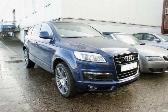 Audi Q7 2006 — Foto dell’auto reale 1
