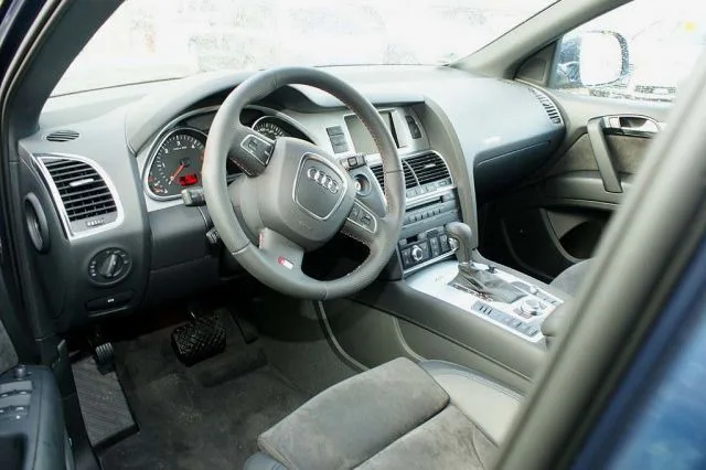 Audi Q7 2006 — Foto dell’auto reale 3