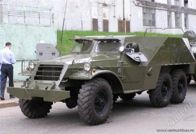 Schützenpanzerwagen BTR-152 — Fotos des Vorbilds 1