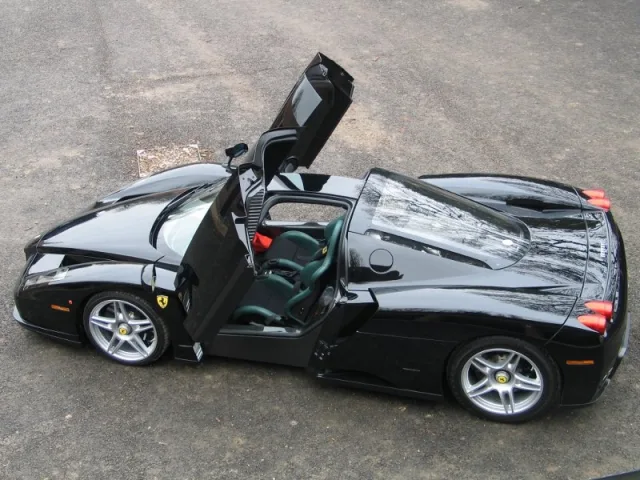 Ferrari Enzo — Fotos des Vorbilds 1